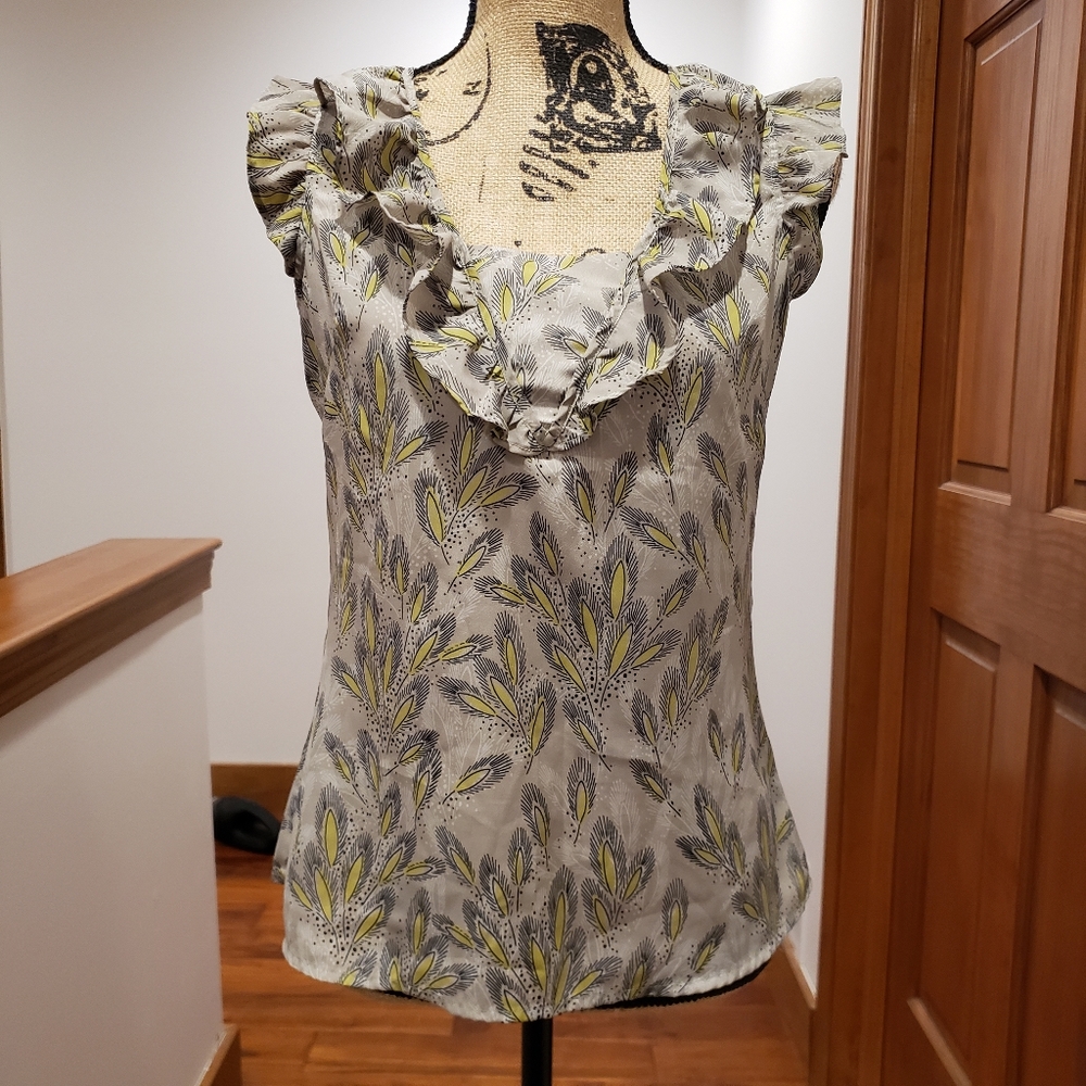 Banana Republic Gray Ruffle Blouse Size Petite S